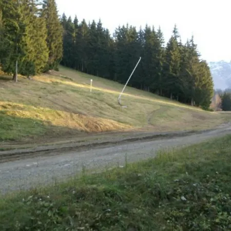 2 Pieces Au Pied Des Pistes Avec Balcon, Proche Commerces Et Esf - Fr-1-557-74 شقة *