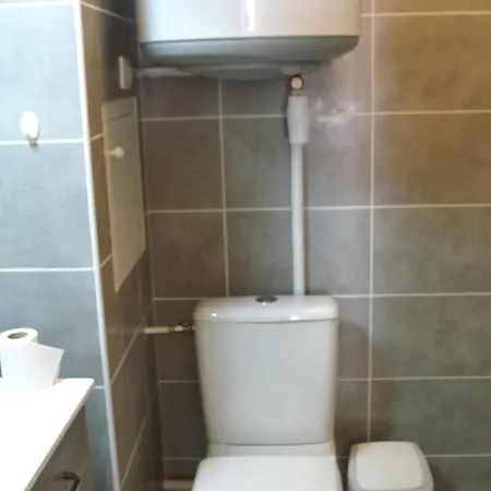 2 Pieces Au Pied Des Pistes Avec Balcon, Proche Commerces Et Esf - Fr-1-557-74 شقة