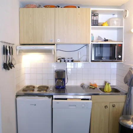 شقة 2 Pieces Au Pied Des Pistes Avec Balcon, Proche Commerces Et Esf - Fr-1-557-74 Les Adrets